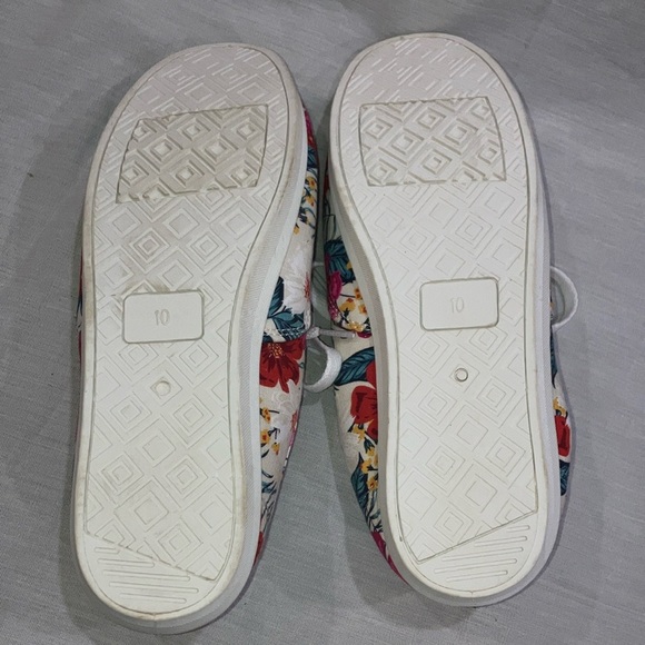 Size 10 women’s Low-Top Sneakers with Floral canvas Print - cushy insoles - Picture 10 of 12